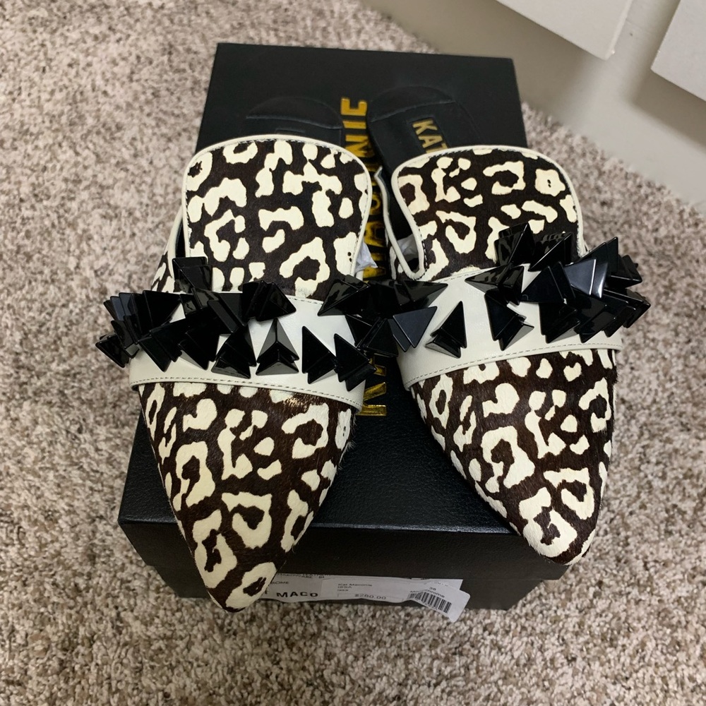 Kat Maconie Issa mule